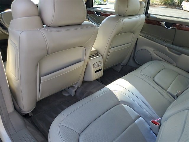 Used 2004 Cadillac De Ville w/ Equipment Group image 12