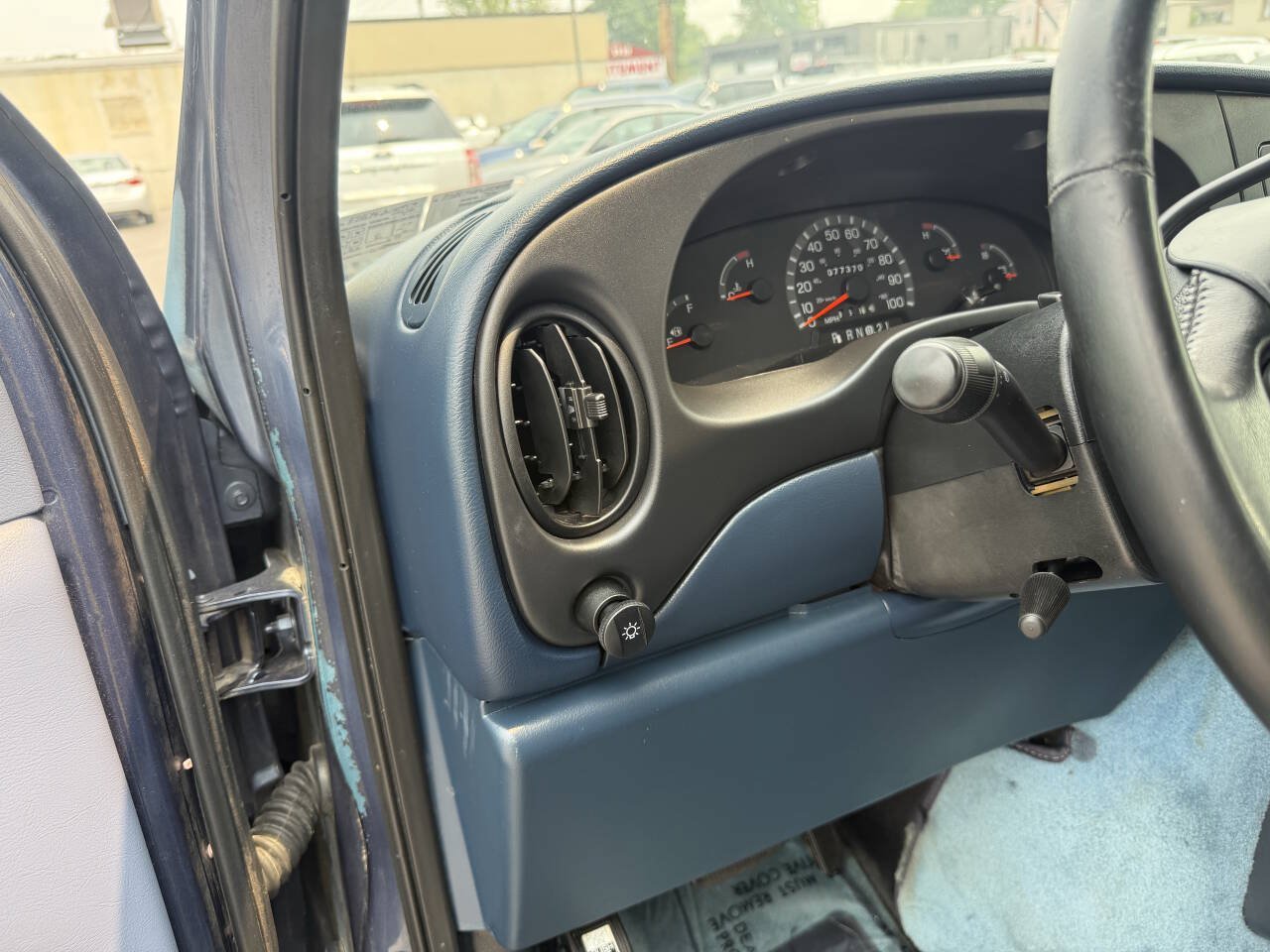 Used 1998 Ford E-150 and Econoline 150 RWD image 14