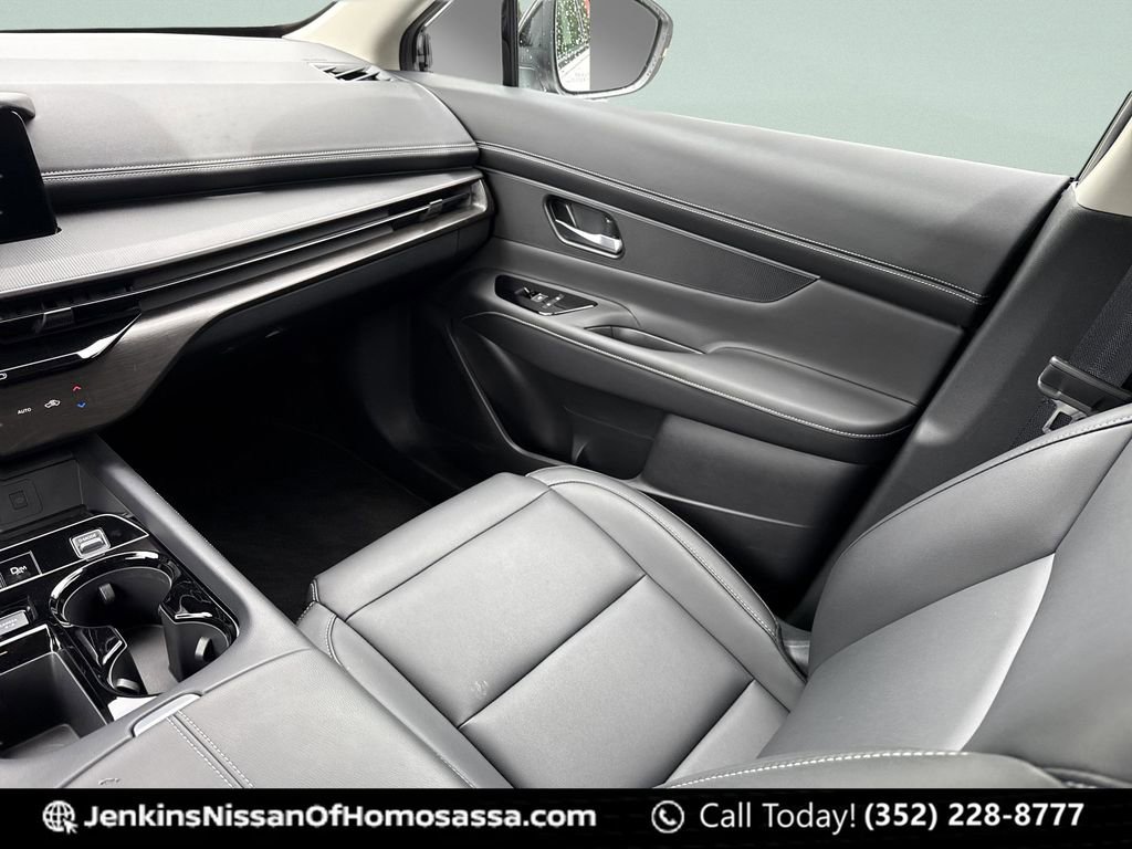 Certified 2025 Nissan Murano SV FWD image 25