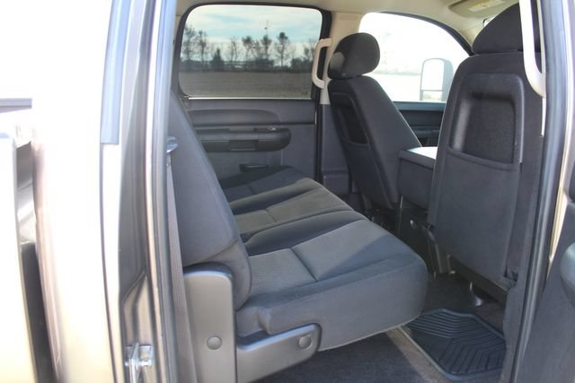 Used 2011 Chevrolet Silverado 2500 LT w/ Interior Plus Package AWD/4WD image 24