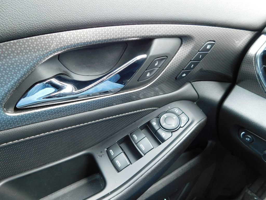 Used 2023 Chevrolet Traverse Premier w/ Redline Edition image 34