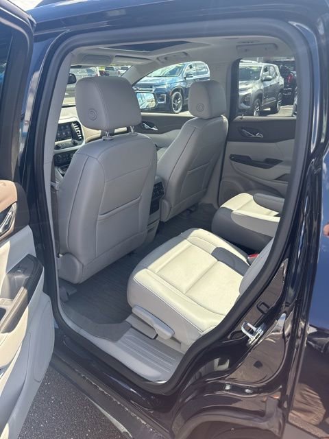 Used 2022 GMC Acadia SLT w/ Technology Package AWD/4WD image 23