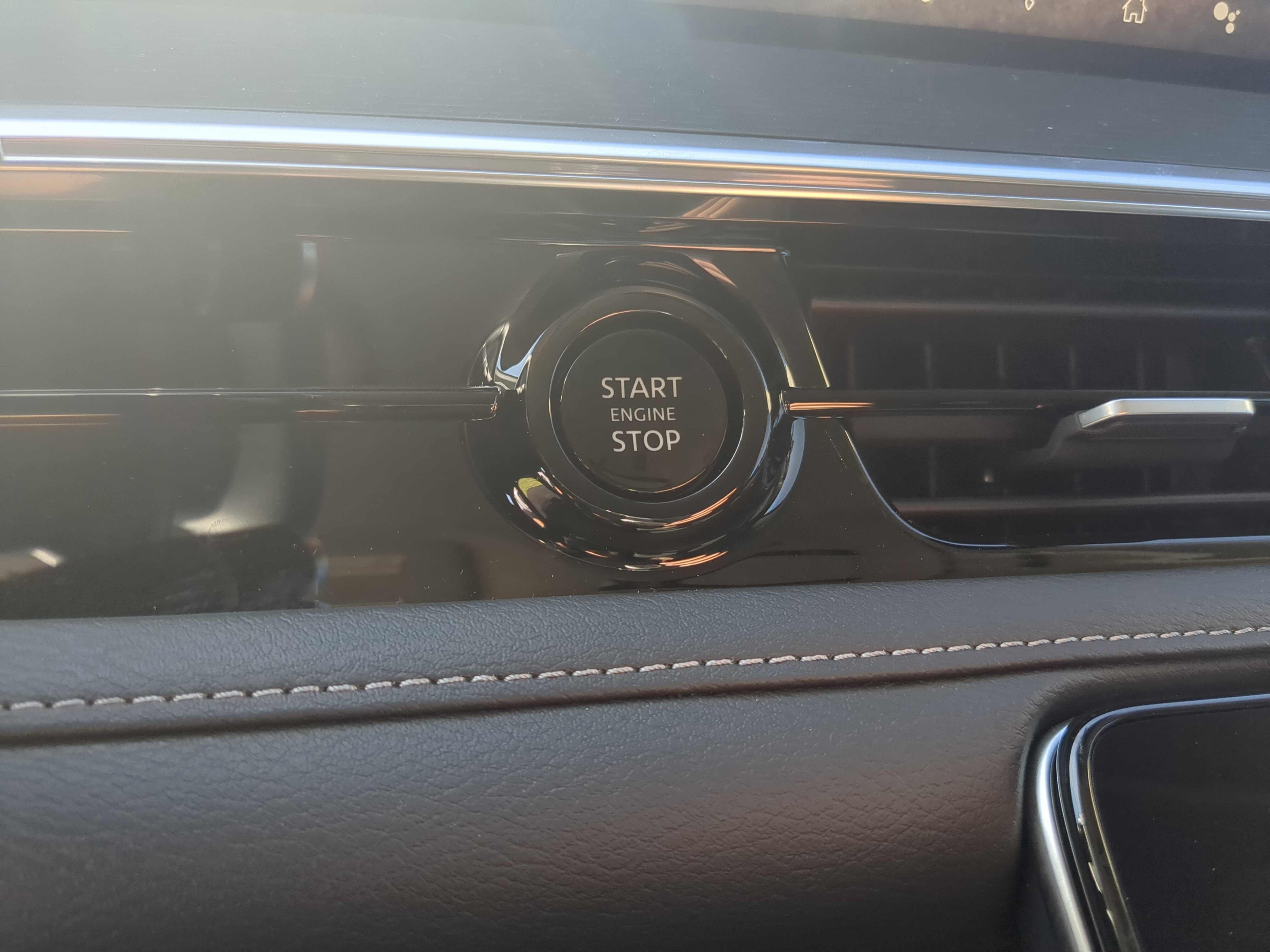 New 2025 INFINITI QX80 Sensory image 36