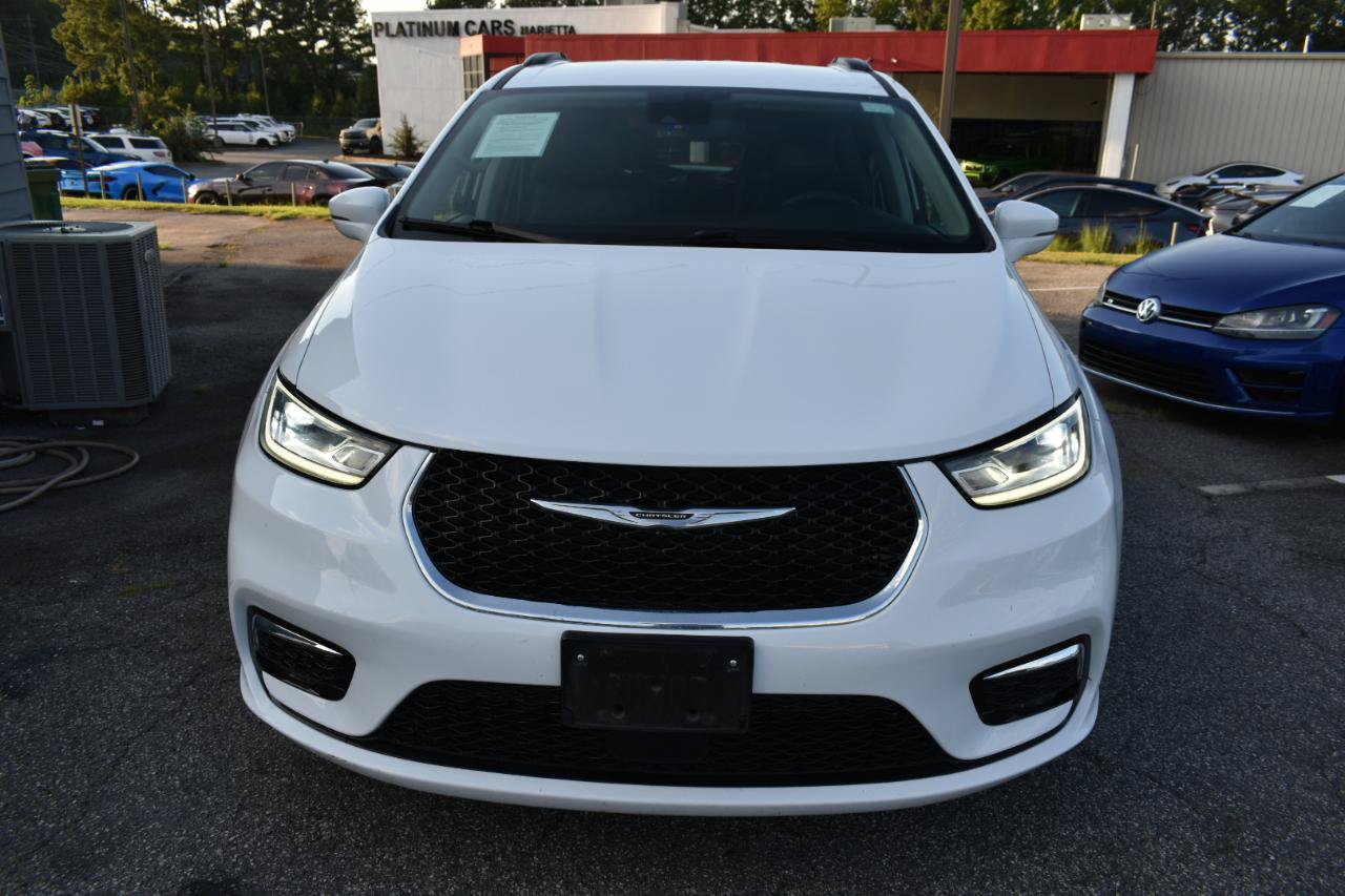 Used 2022 Chrysler Pacifica Touring-L FWD image 3
