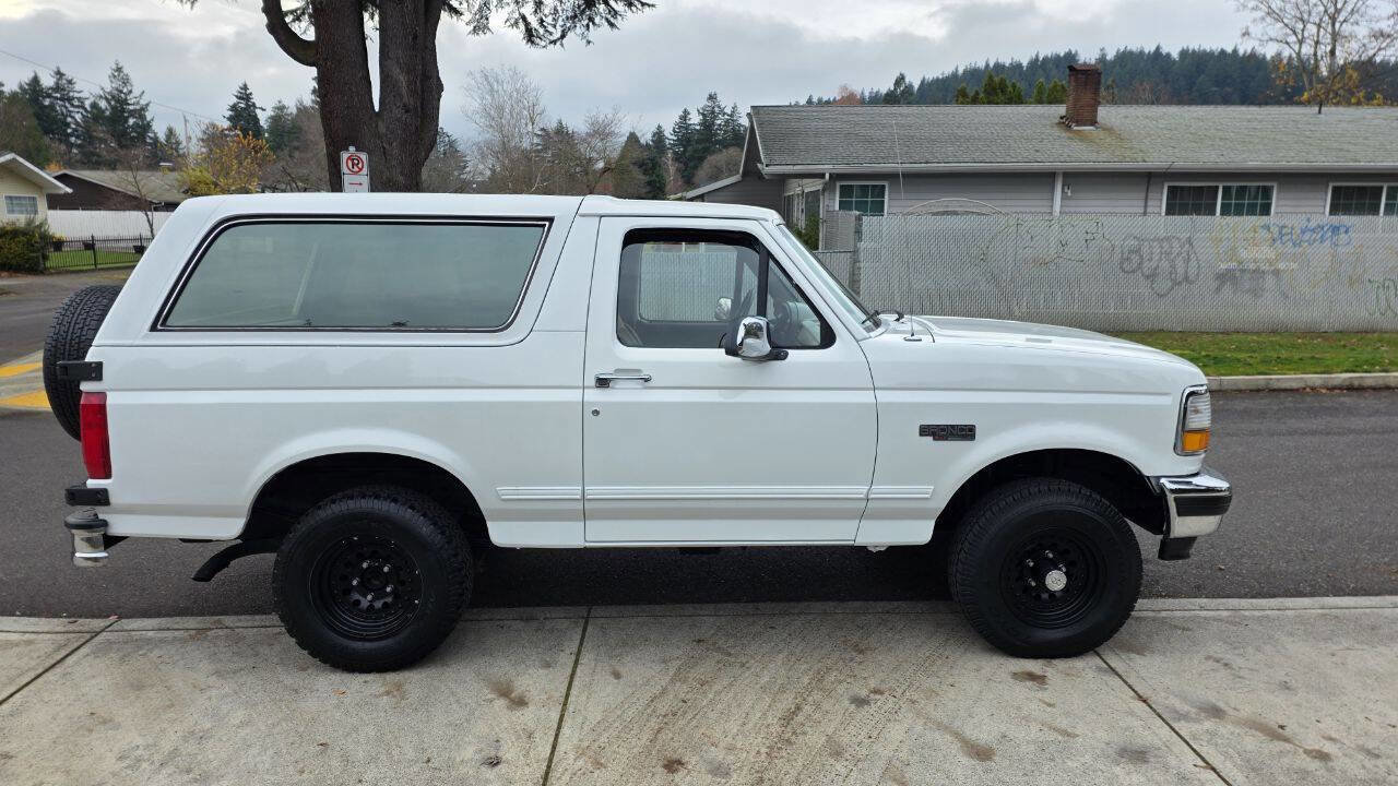 Used 1993 Ford Bronco XLT image 4