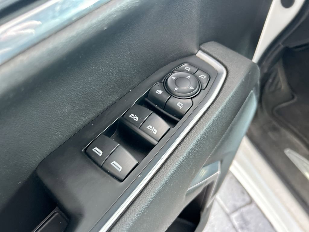 Used 2024 GMC Sierra 1500 SLT image 12