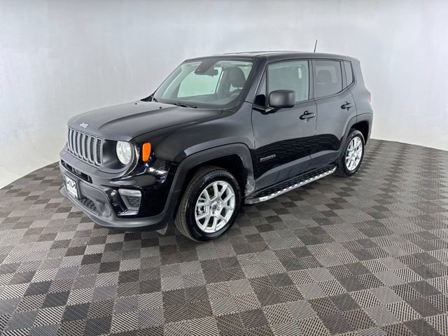 Used 2023 Jeep Renegade Latitude AWD/4WD image 5