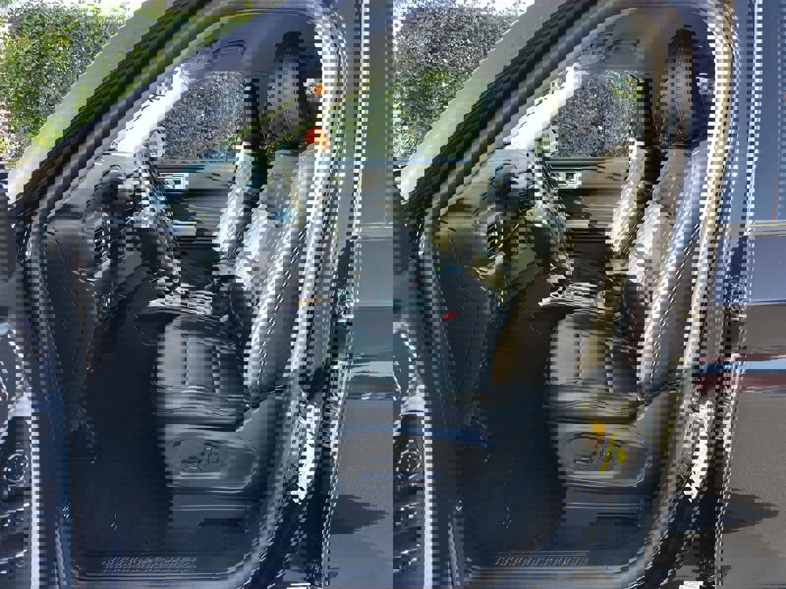 Used 2023 Ford Explorer XLT w/ Equipment Group 202A image 11