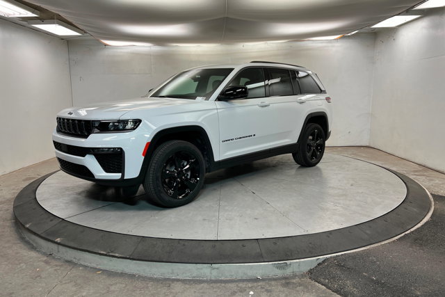 New 2026 Jeep Grand Cherokee Limited w/ Limited Altitude Package