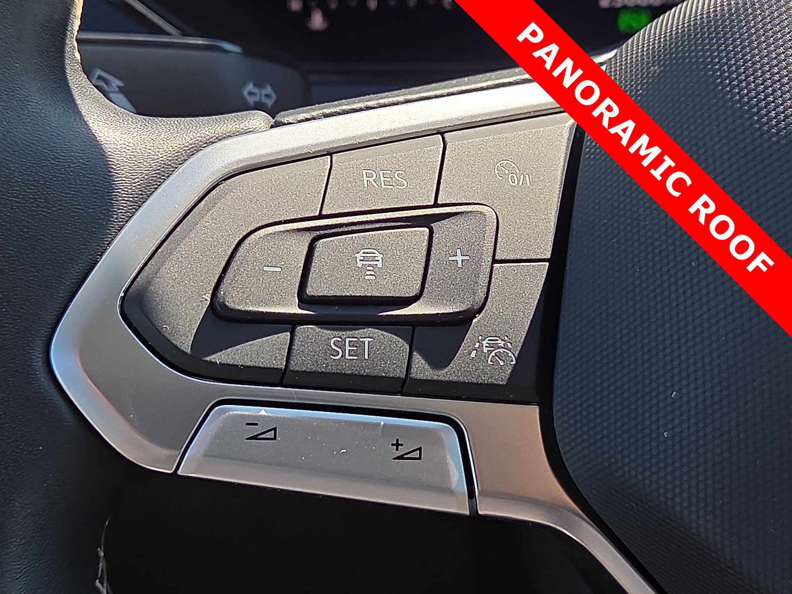 Used 2023 Volkswagen Taos SE w/ Panoramic Sunroof Package FWD image 21