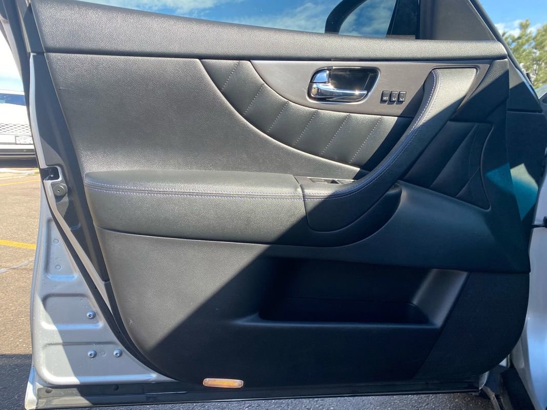 Used 2015 INFINITI QX70 AWD w/ Premium Package image 10
