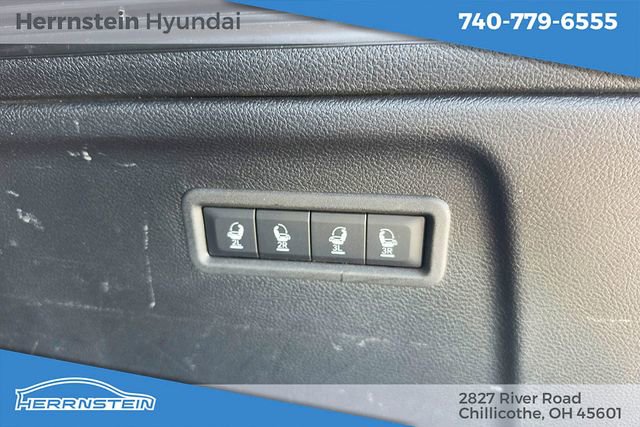 Used 2023 Jeep Wagoneer L Series III w/ Premium Group I AWD/4WD image 29