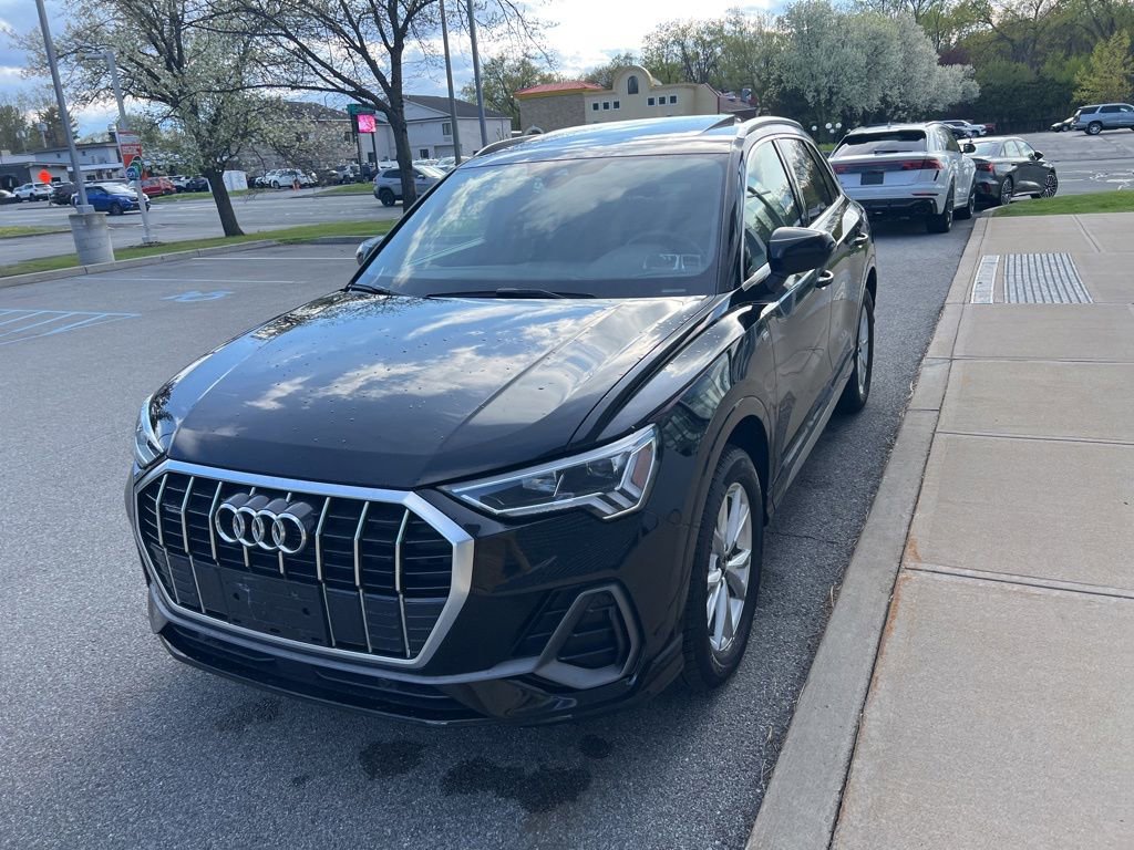 Used 2025 Audi Q3 2.0T Premium w/ Convenience Package AWD/4WD image 44