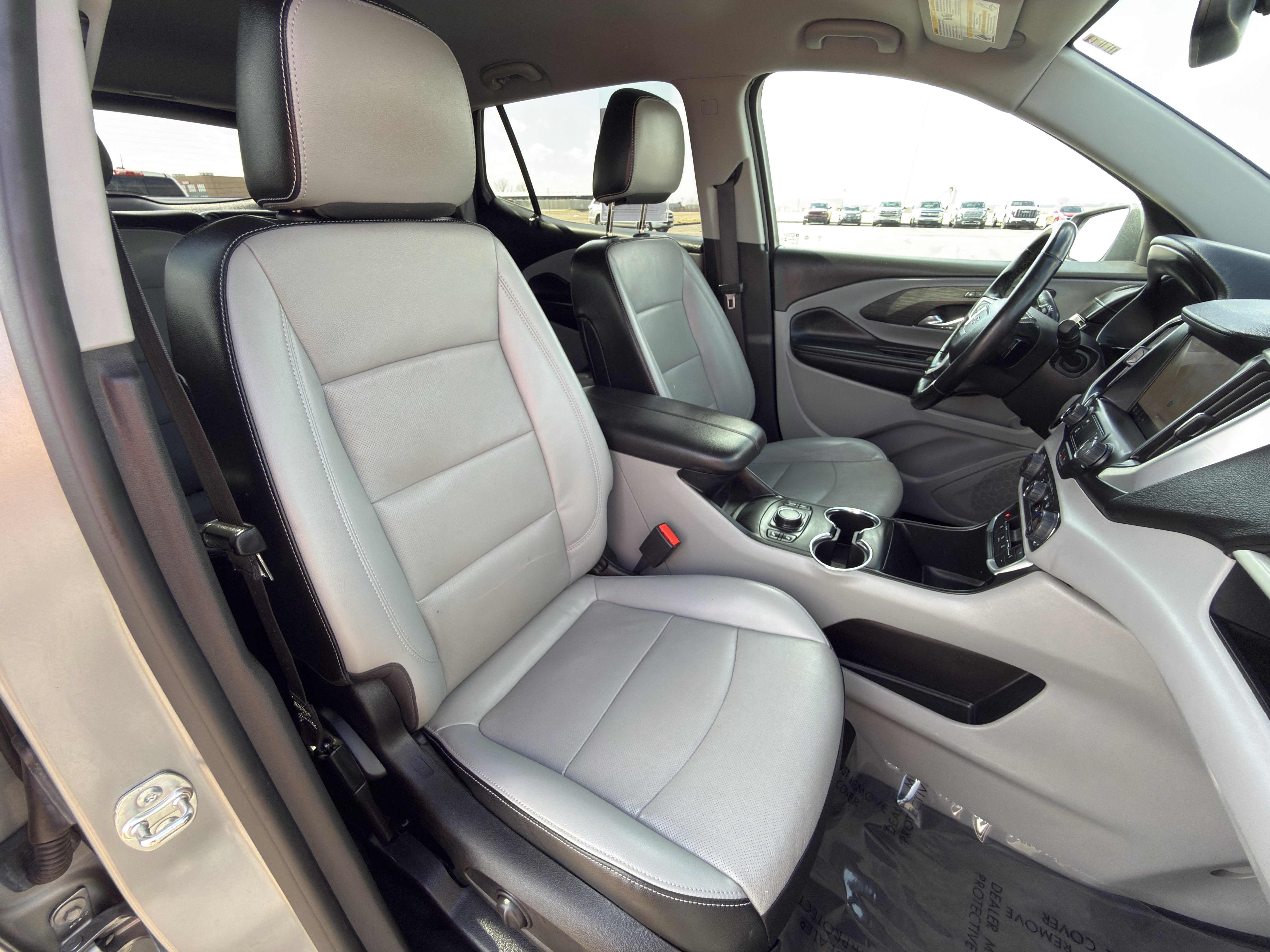 Used 2024 GMC Terrain SLT w/ Infotainment Package II image 12
