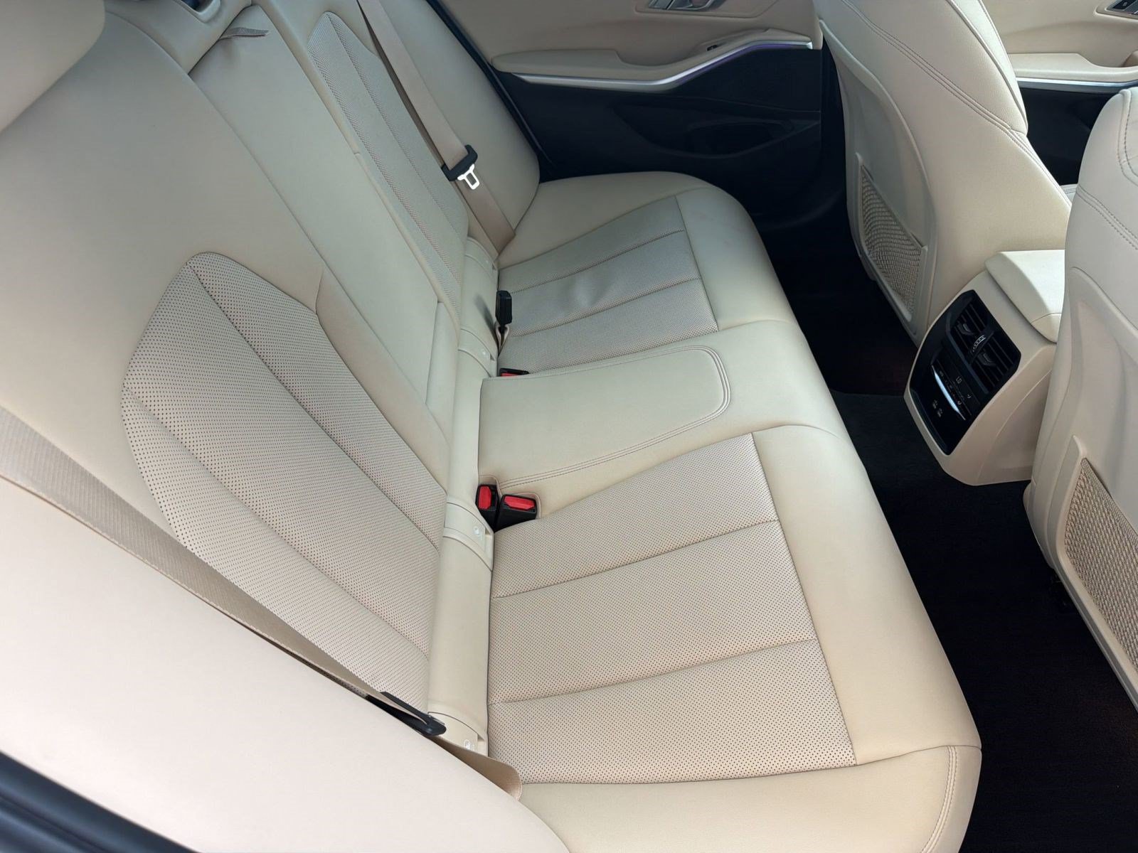 Used 2022 BMW 330e w/ Driving Assistance Package RWD image 30
