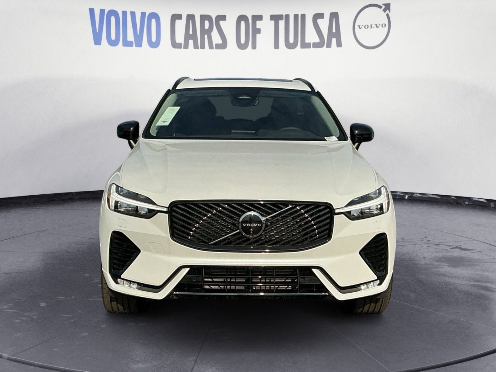 New 2026 Volvo XC60 B5 Plus w/ Protection Package Premier AWD/4WD image 8