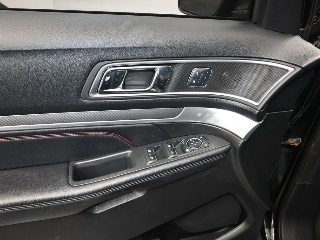 Used 2016 Ford Explorer Sport w/ Equipment Group 401A image 12