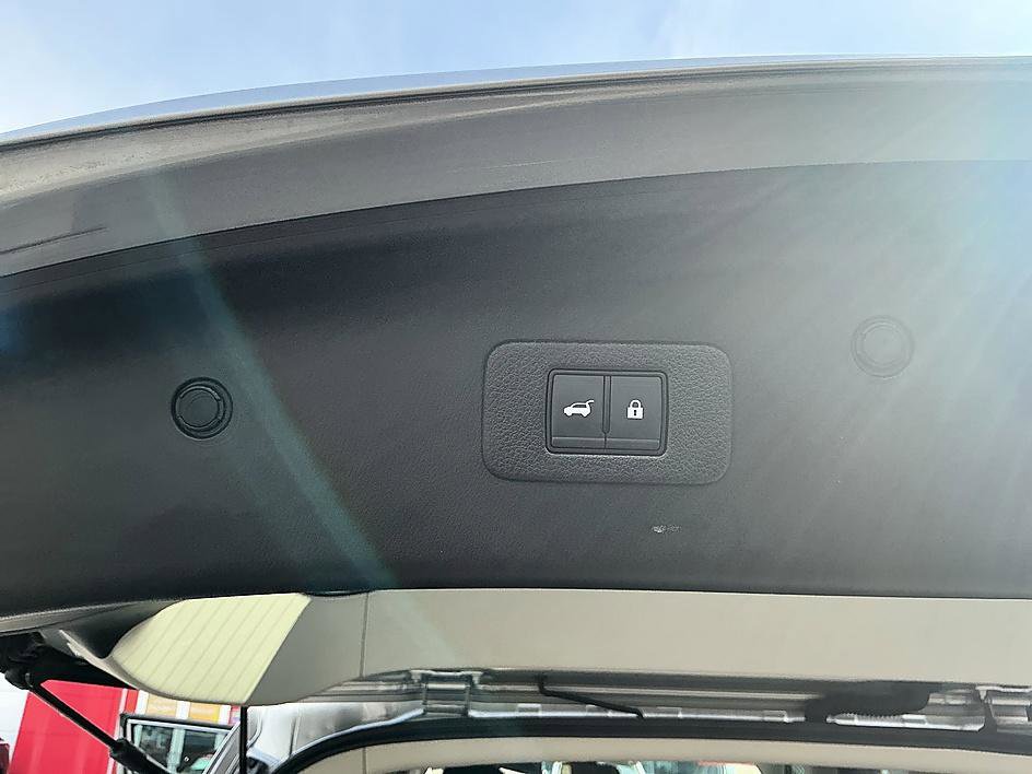 Certified 2024 Nissan Armada SL image 33