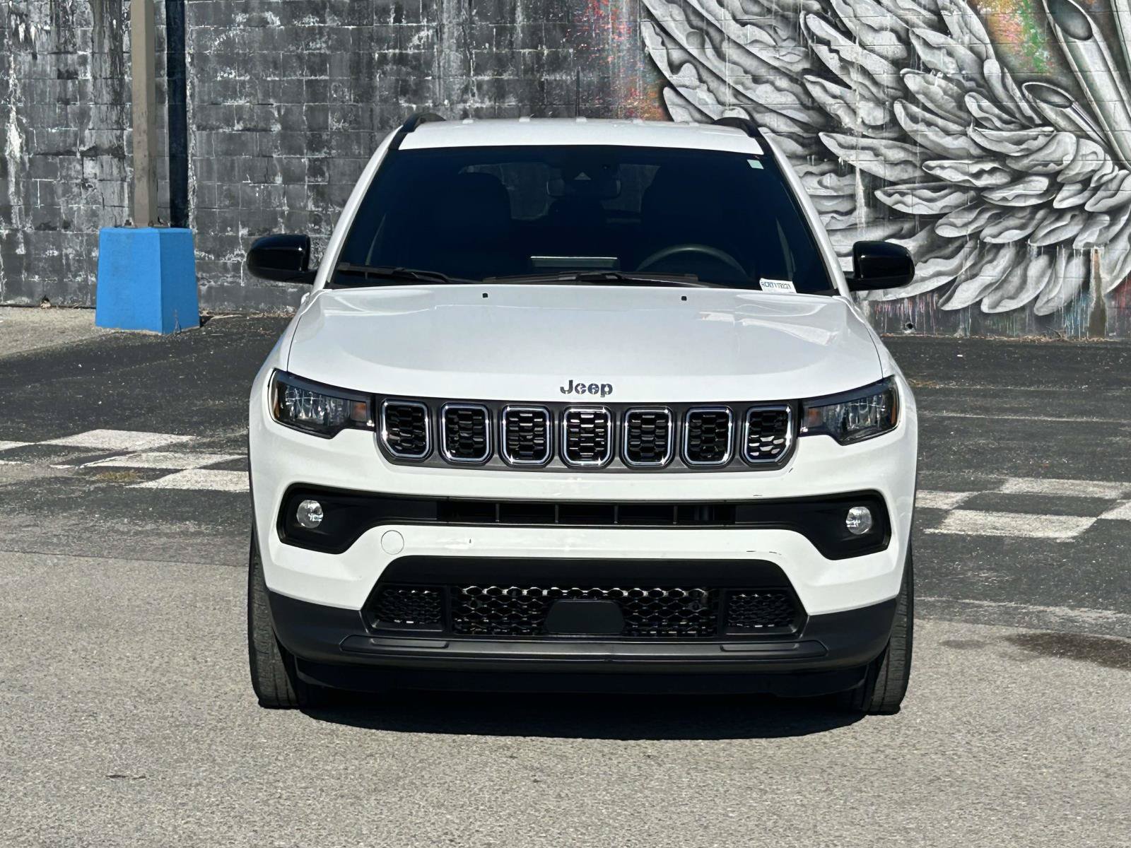 Used 2024 Jeep Compass Latitude AWD/4WD image 2
