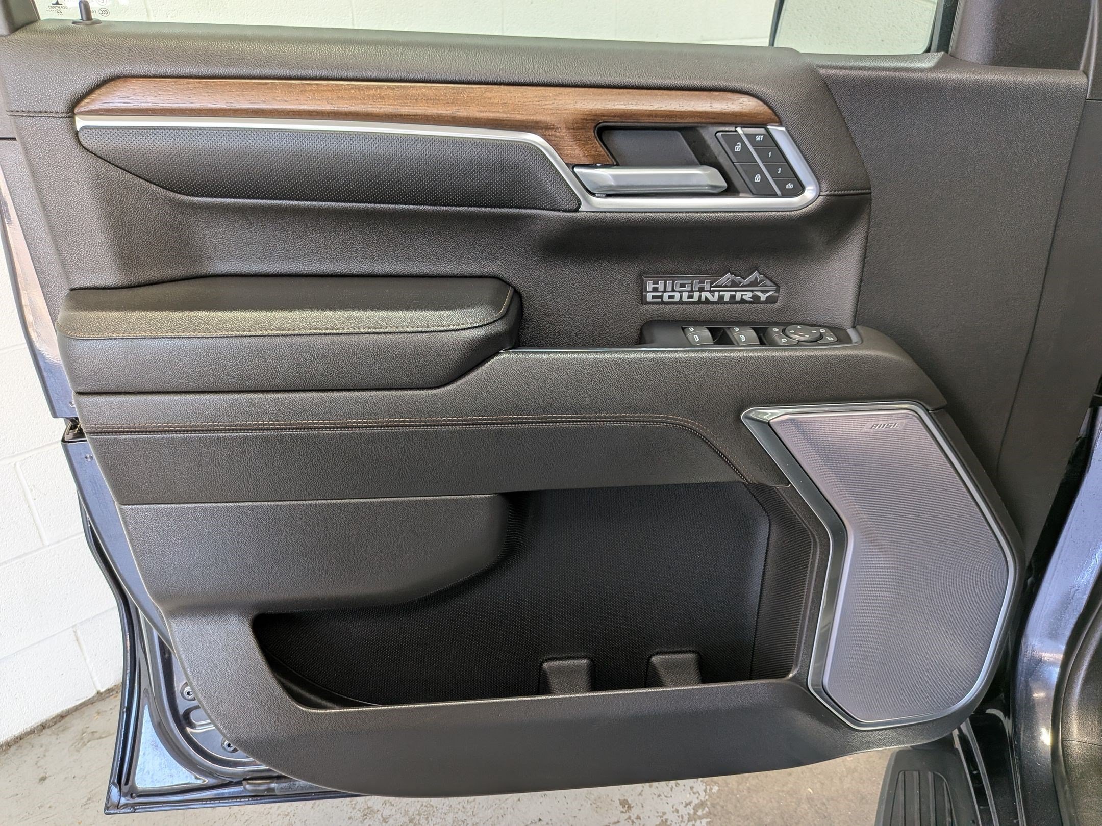 Used 2022 Chevrolet Silverado 1500 High Country RWD image 15