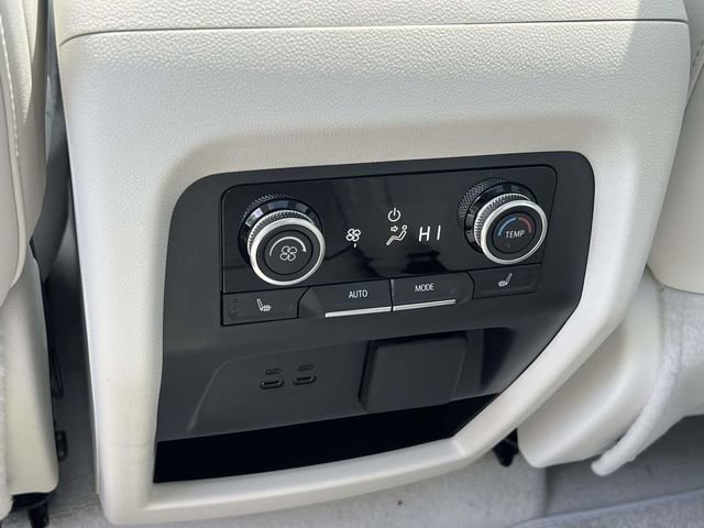 New 2026 Buick Enclave Avenir w/ Super Cruise Package AWD/4WD image 11