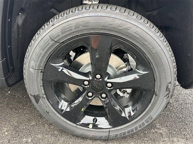 New 2025 Jeep Grand Cherokee L Altitude image 24