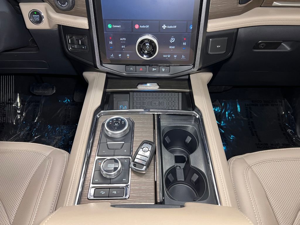 Used 2024 Ford Expedition Limited AWD/4WD image 15
