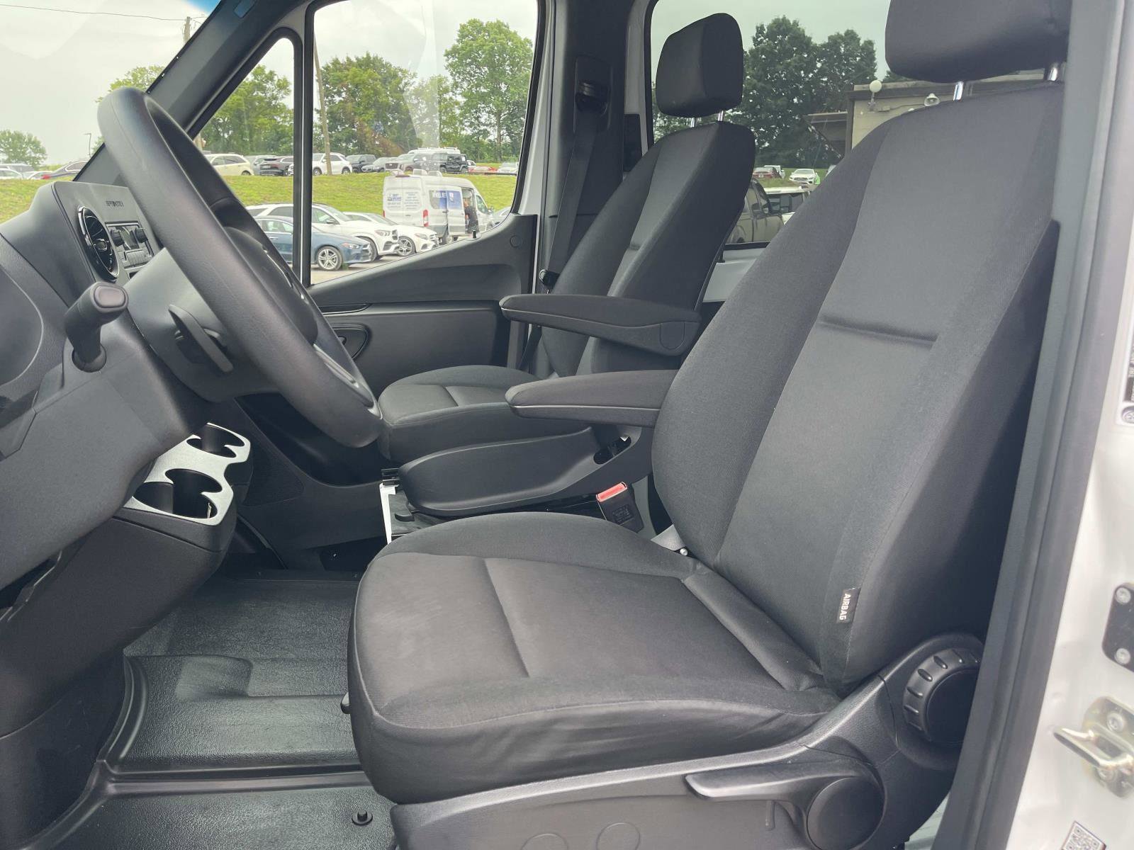 Used 2024 Mercedes-Benz Sprinter 2500 image 18