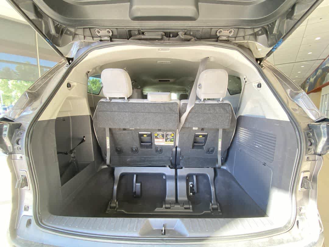 Certified 2024 Toyota Sienna LE FWD image 25