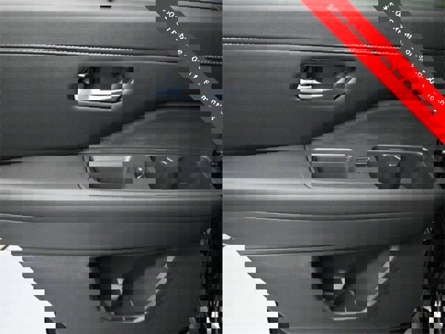 New 2025 Nissan Pathfinder SL image 24