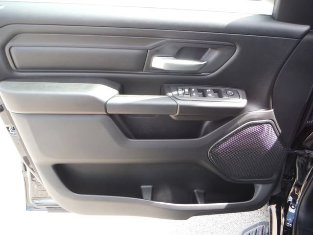 New 2026 RAM 1500 Express AWD/4WD image 18