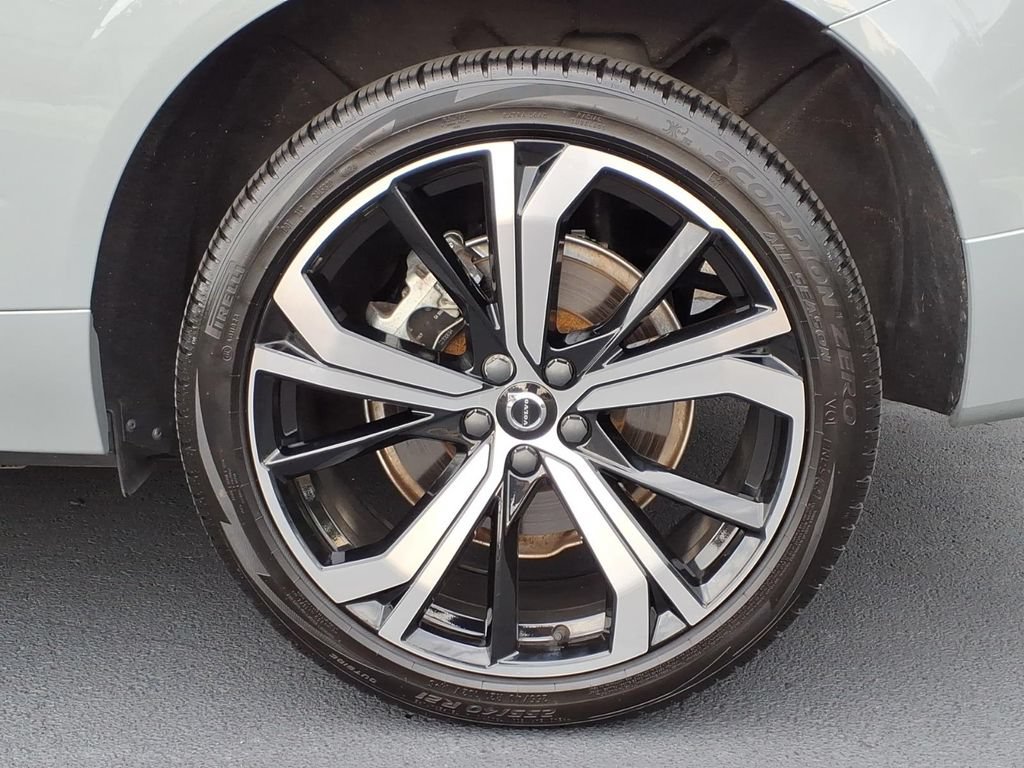 Certified 2025 Volvo XC60 T8 Ultra w/ Protection Package Premier AWD/4WD image 6