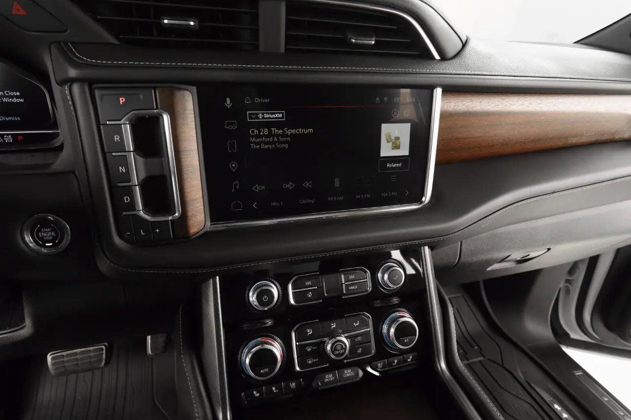 Used 2023 GMC Yukon XL Denali Ultimate image 23