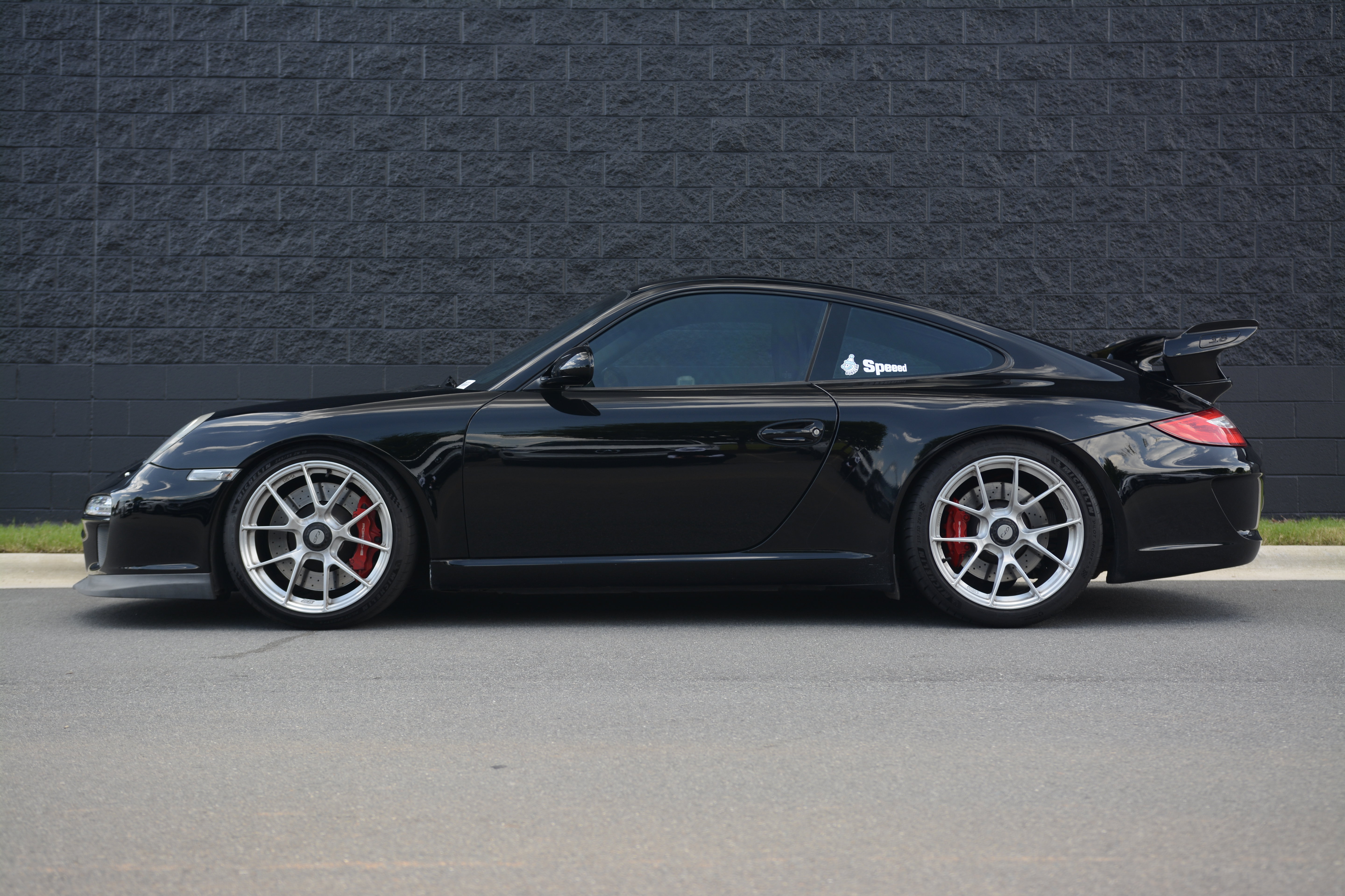 Used 2010 Porsche 911 GT3 RWD image 2