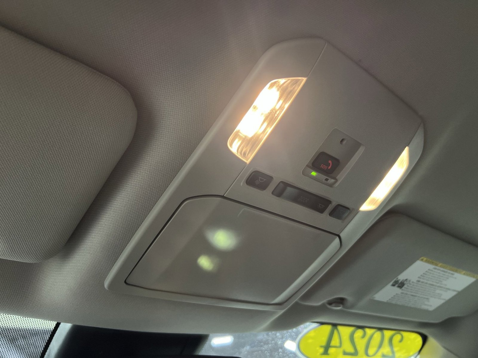 Used 2024 Toyota Highlander LE image 36