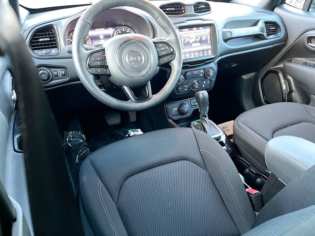 Used 2022 Jeep Renegade Altitude w/ Convenience Group image 23