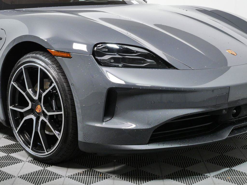 New 2026 Porsche Taycan 4S AWD/4WD image 33