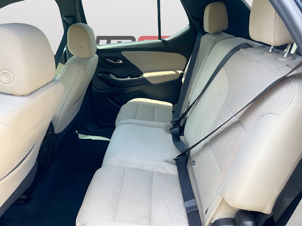 Used 2023 Chevrolet Traverse LS FWD image 22