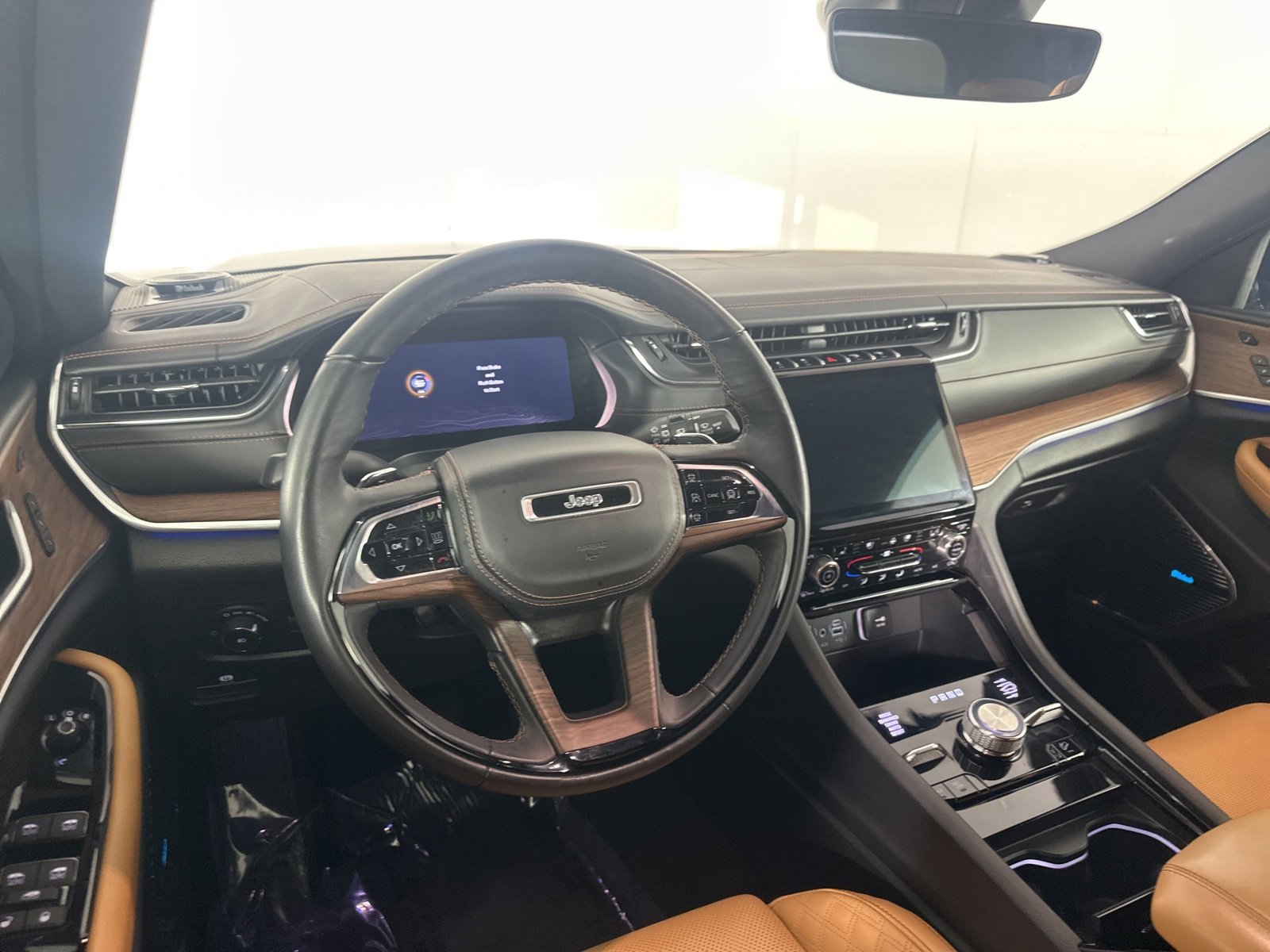 Used 2023 Jeep Grand Cherokee L Summit w/ High Altitude Package image 14