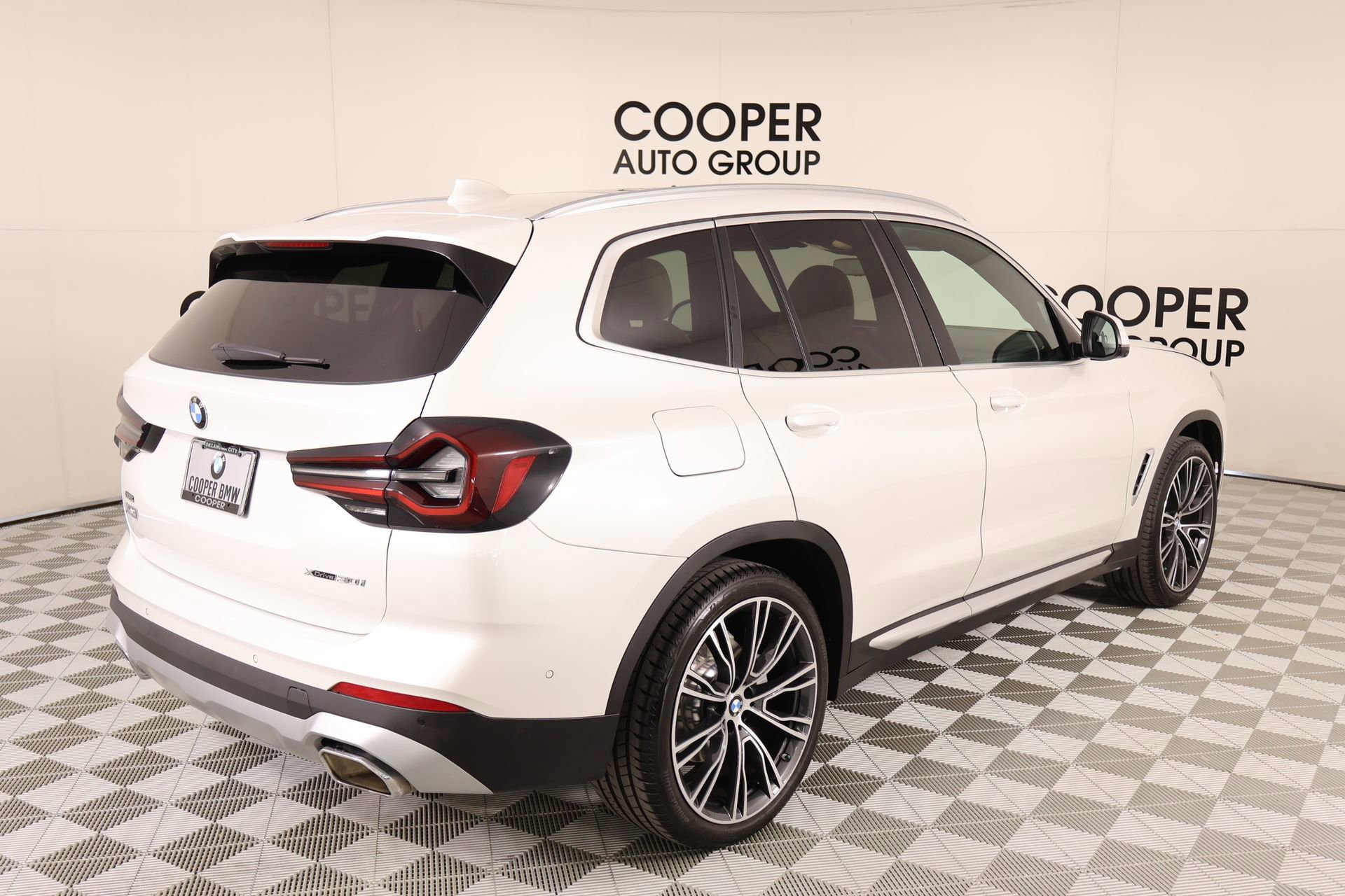 Used 2024 BMW X3 xDrive30i w/ Premium Package AWD/4WD image 22