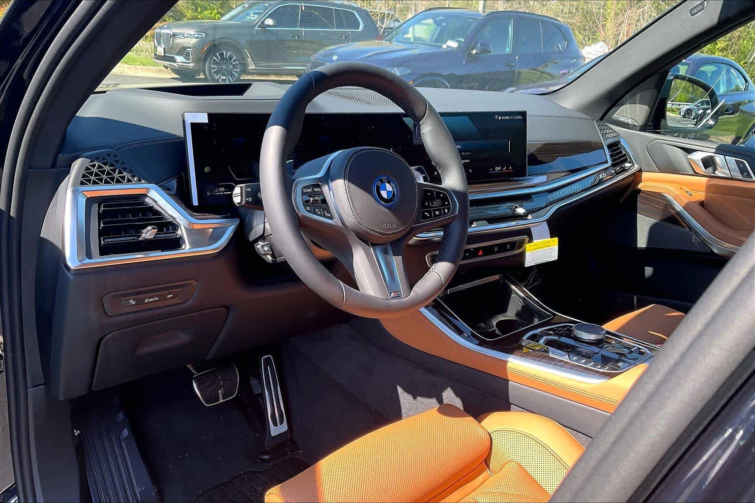 New 2026 BMW X5 xDrive50e w/ M Sport Package AWD/4WD image 9