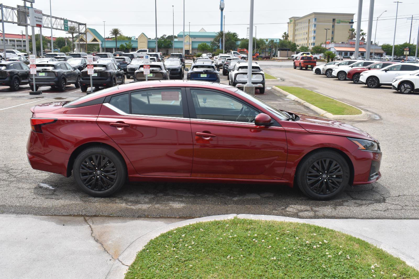 Certified 2026 Nissan Altima 2.5 SV w/ SV Special Edition Package FWD image 12