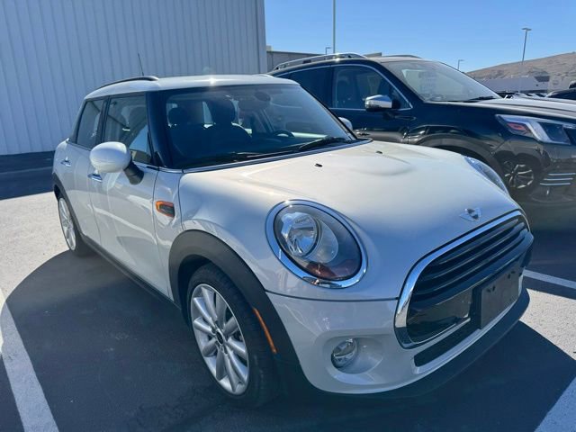 Used 2016 MINI Cooper 4-Door Hardtop image 2