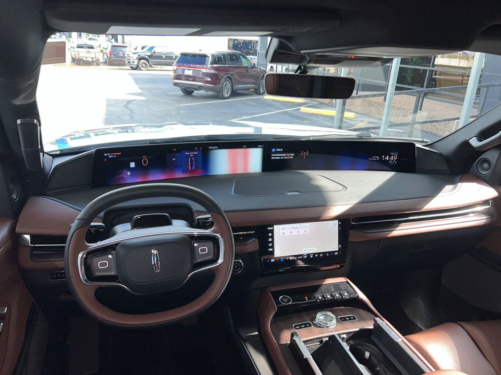 New 2025 Lincoln Navigator L Reserve image 16