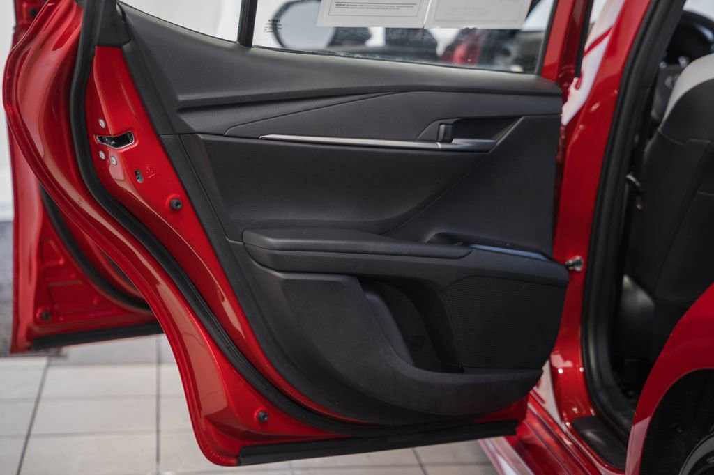 Used 2025 Toyota Camry SE image 36