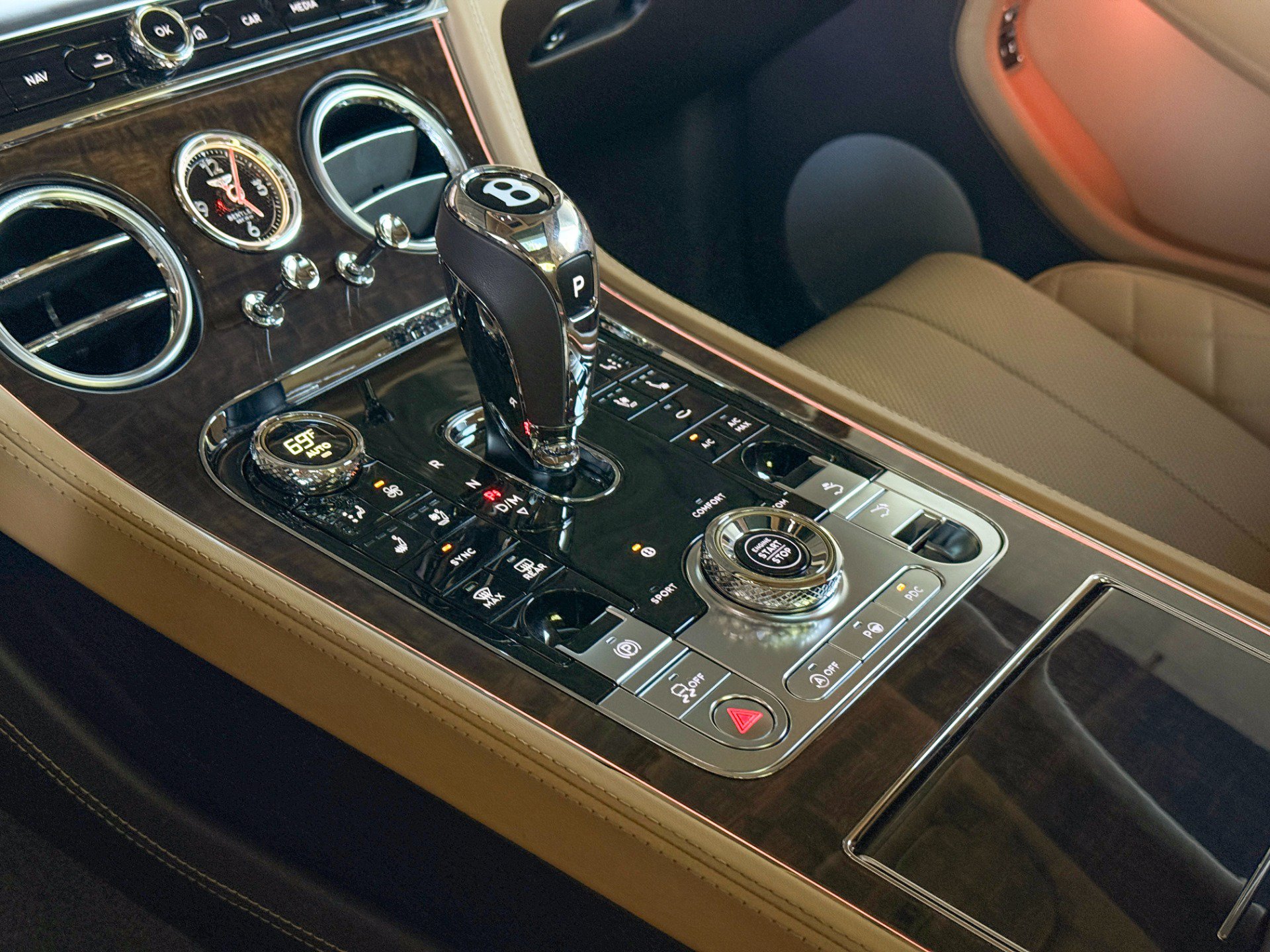 Used 2023 Bentley Continental GT Azure AWD/4WD image 10