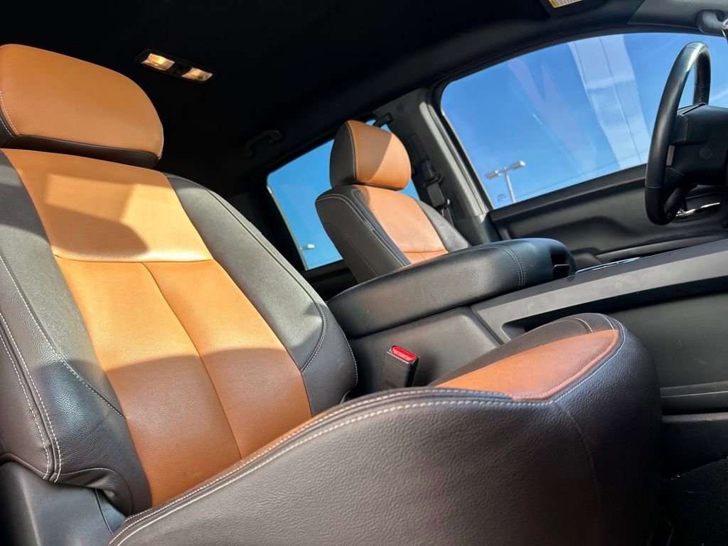 Used 2019 Nissan Titan SV w/ SV Convenience Package image 25