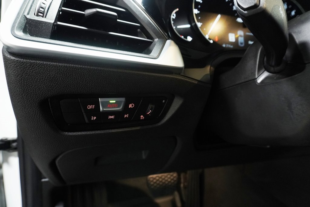 Used 2020 BMW 330i xDrive Sedan w/ Convenience Package image 23