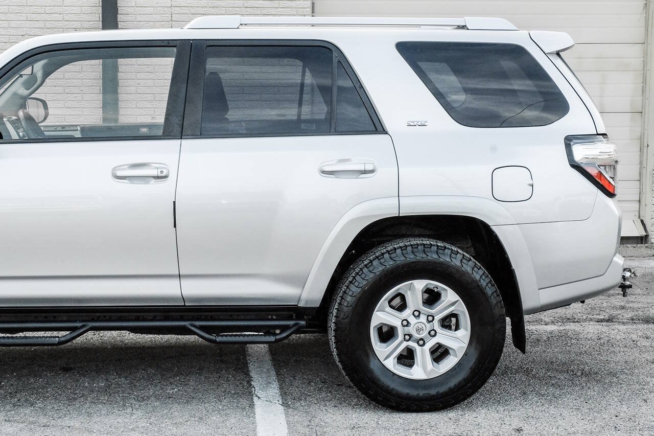 Used 2016 Toyota 4Runner SR5 AWD/4WD image 17