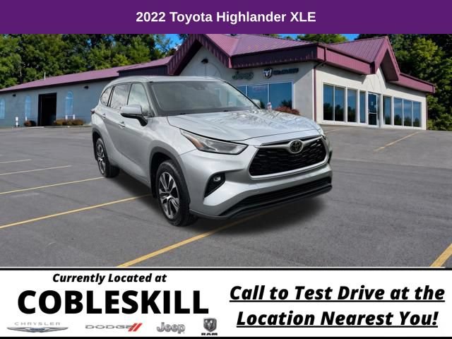 Used 2022 Toyota Highlander XLE AWD/4WD image 1